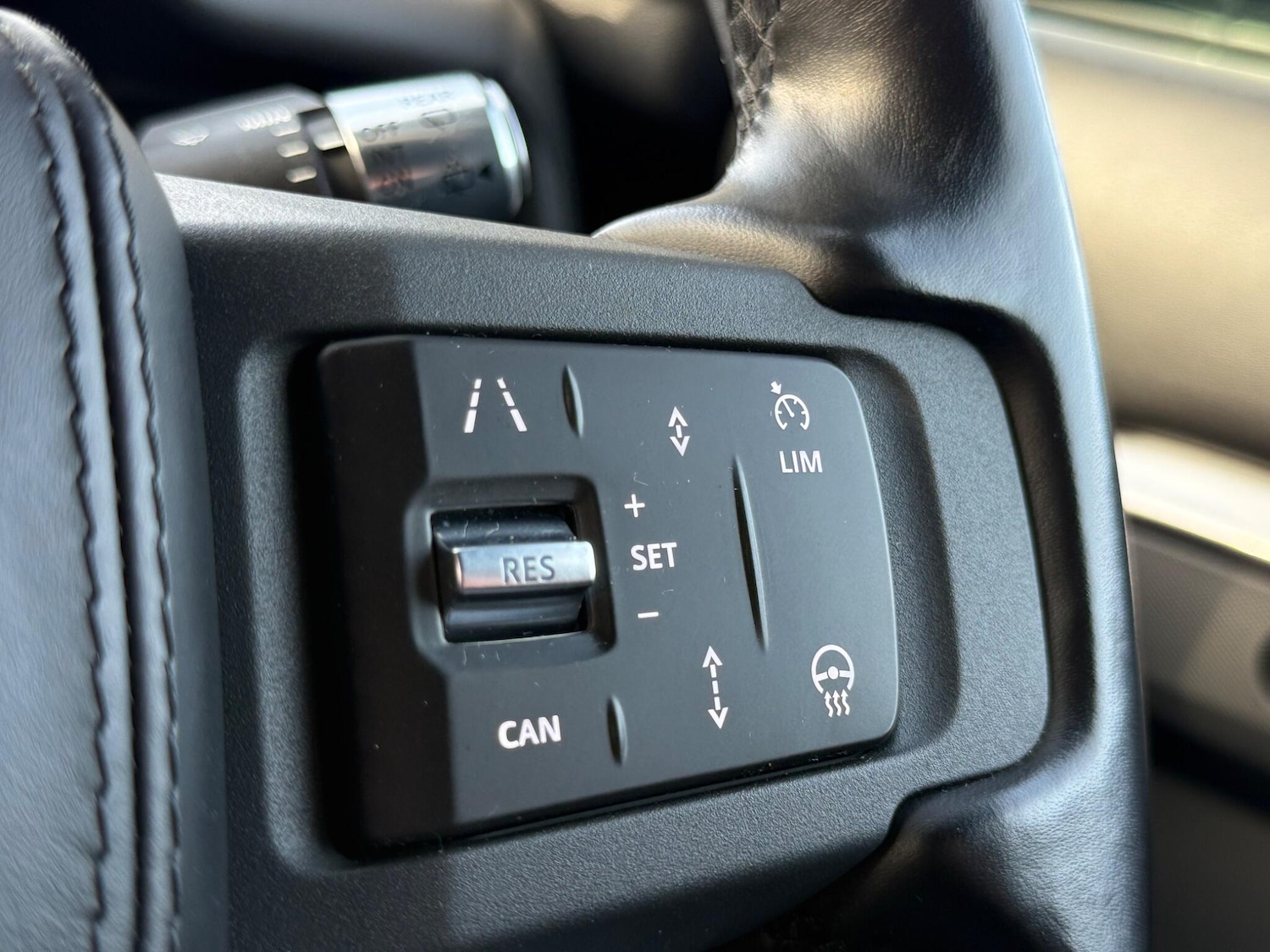 Used Land Rover Defender 2021 for sale - 76200728: Photo 48