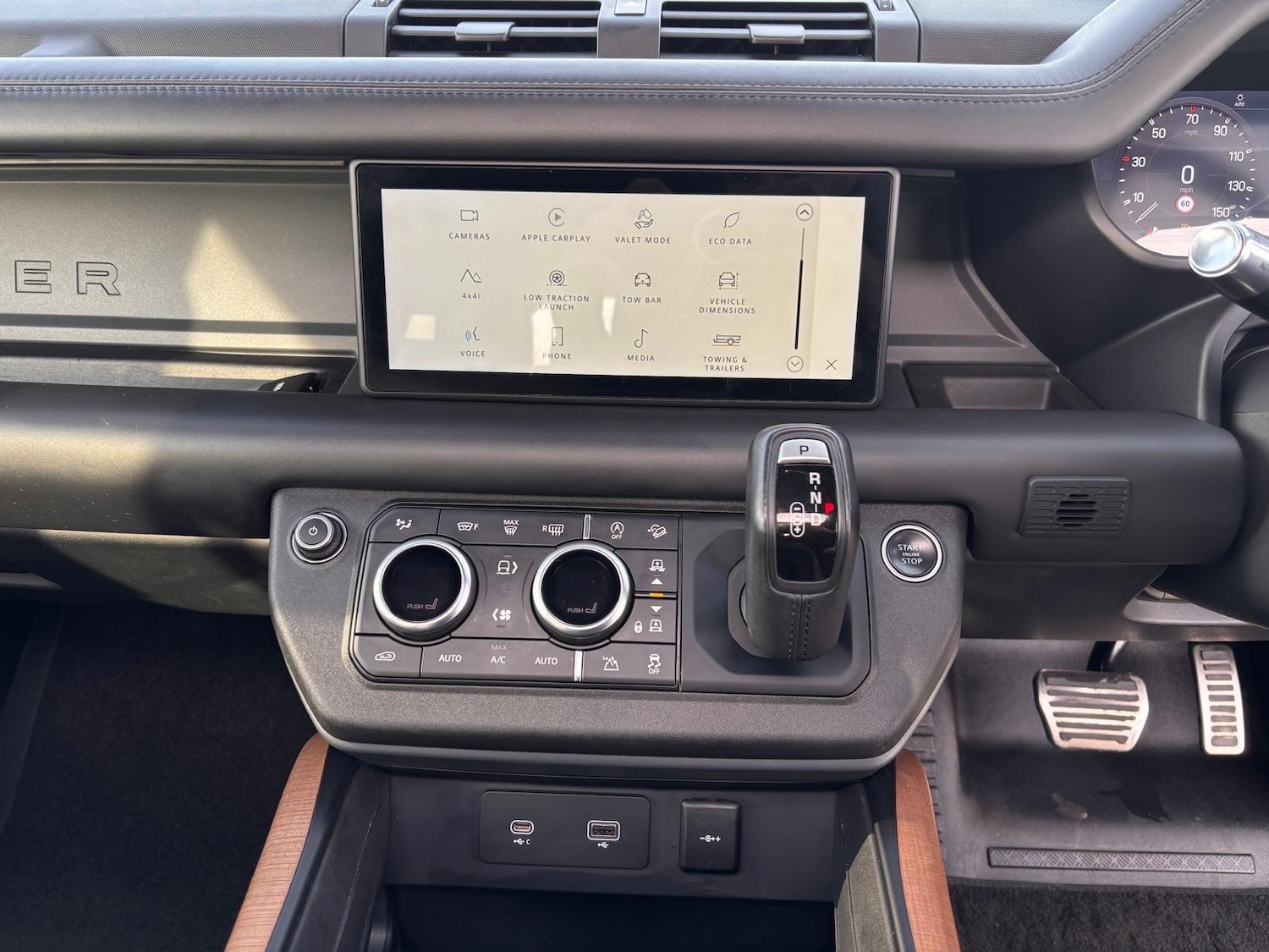 Used Land Rover Defender 2021 for sale - 76200728: Photo 88
