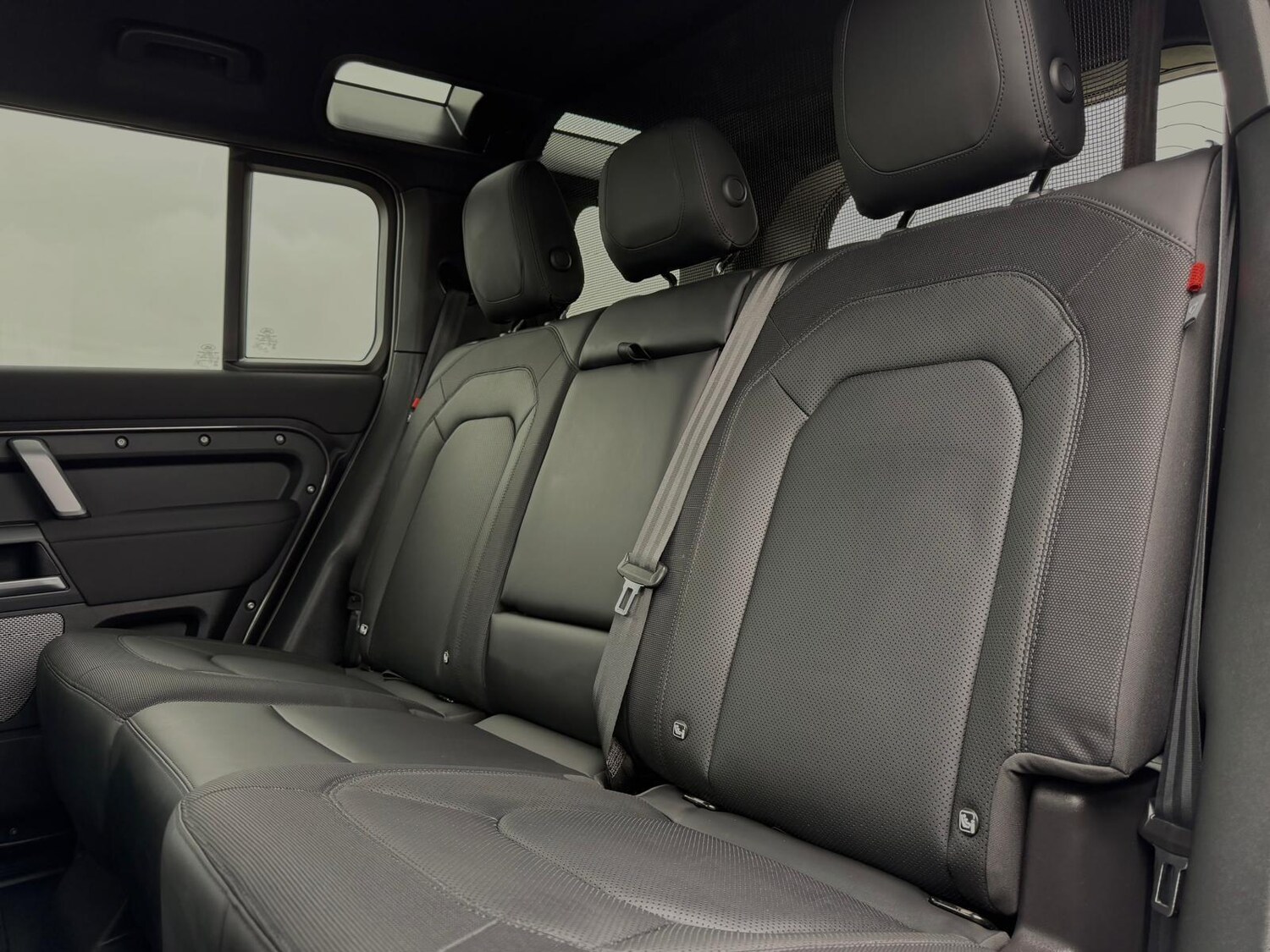 Used Land Rover Defender 2022 for sale - 77646867: Photo 17