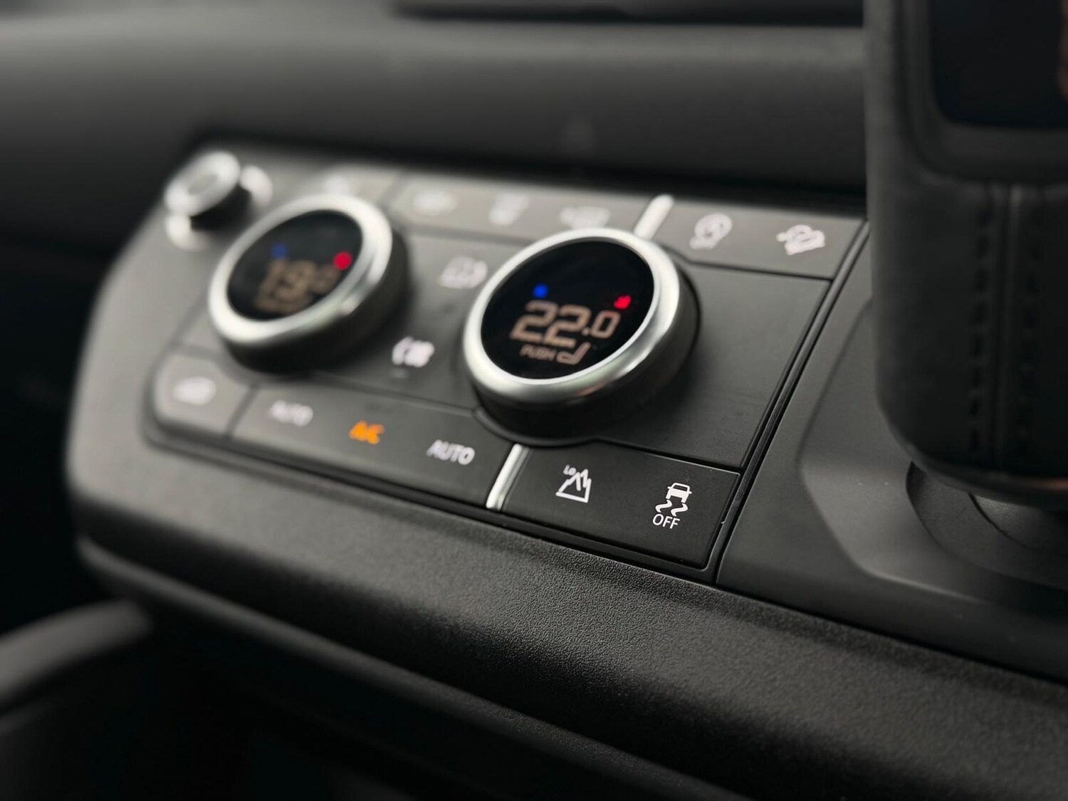 Used Land Rover Defender 2022 for sale - 77646867: Photo 59