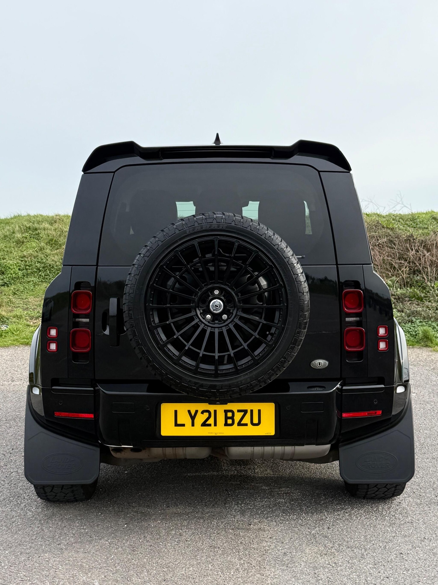 Used Land Rover Defender 90 2021 for sale - 77586276: Photo 6