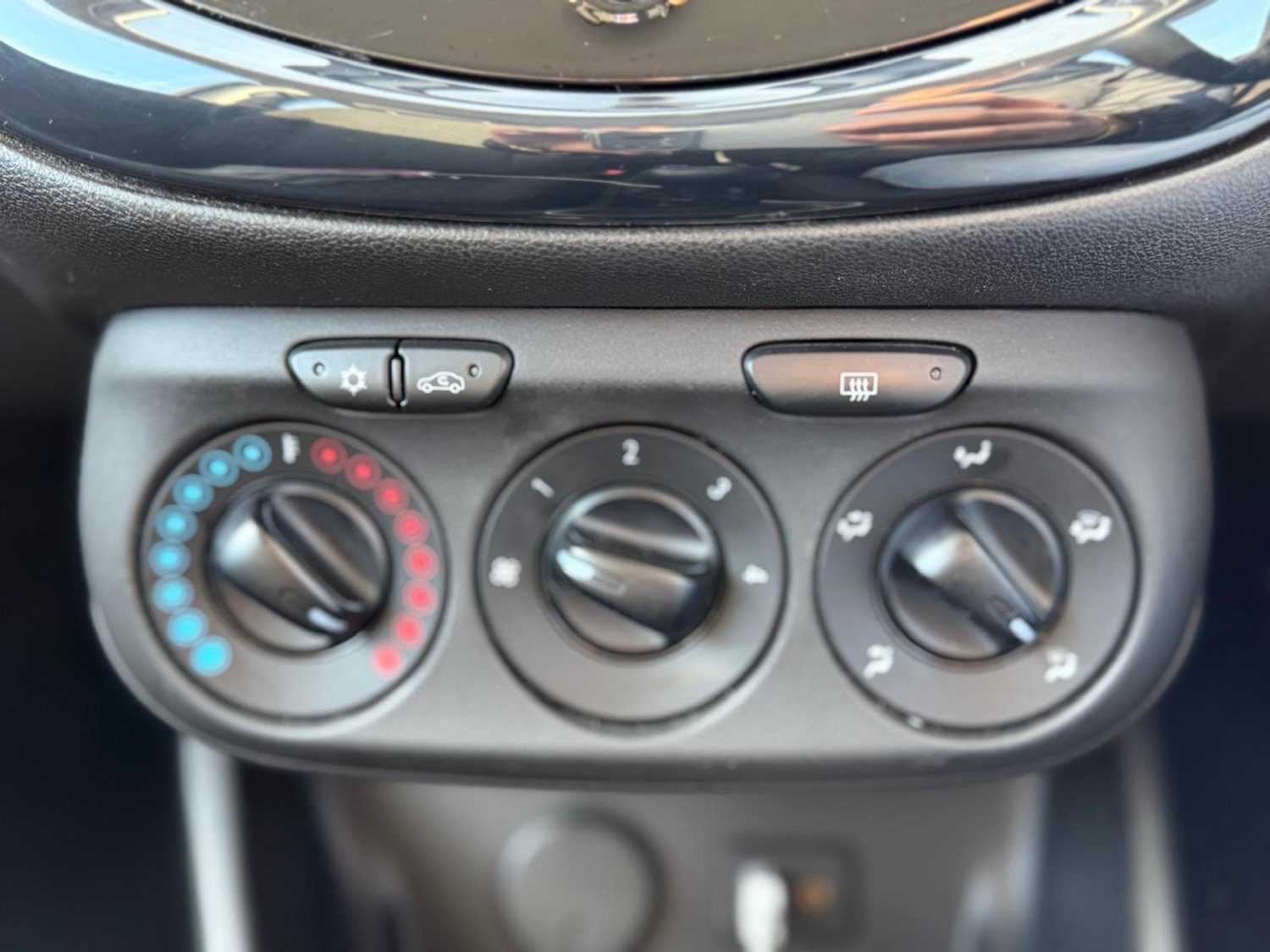 Used Vauxhall Corsa 2015 for sale - 77267684: Photo 42