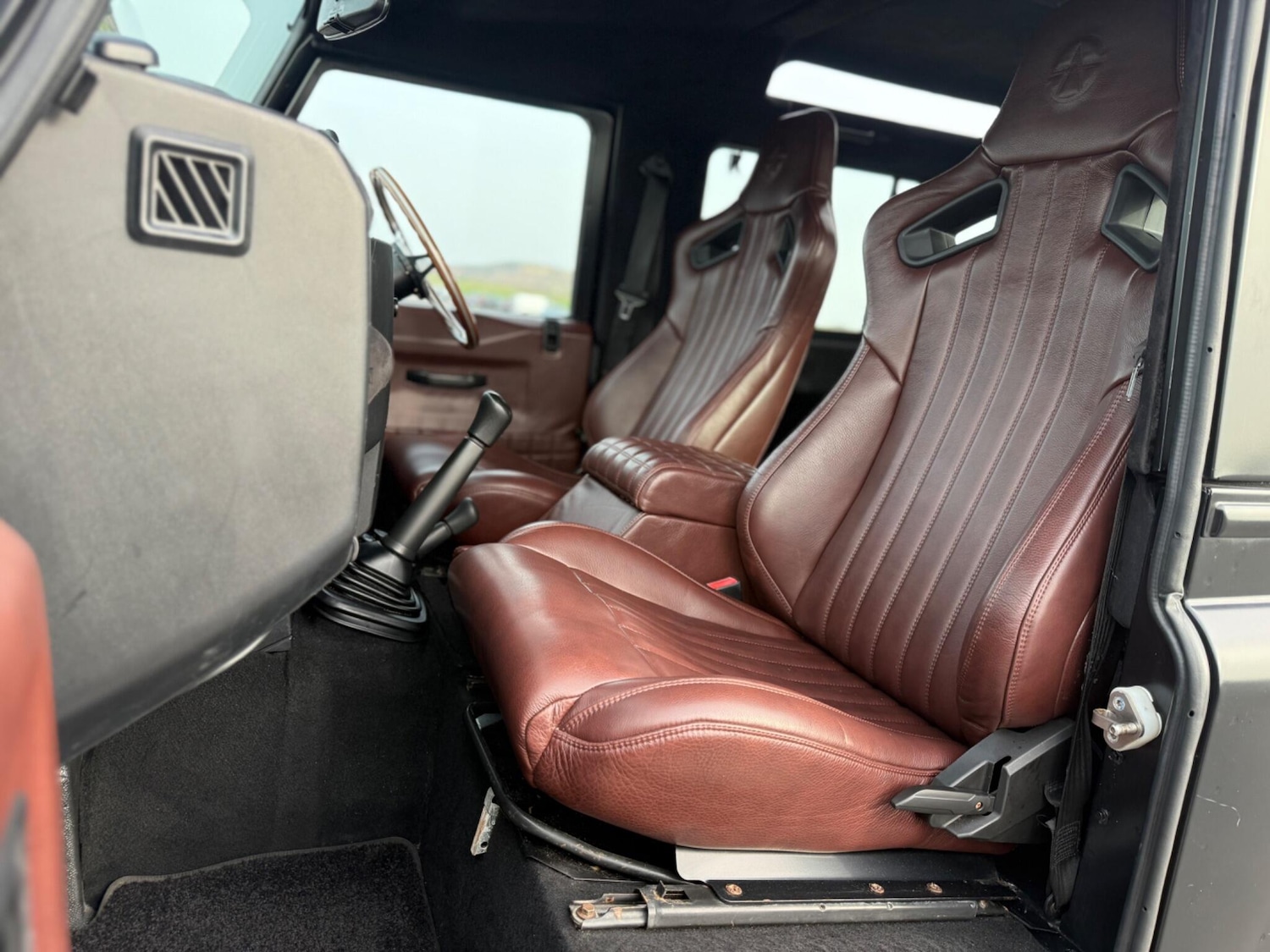 Used Land Rover Defender 2011 for sale - 77768338: Photo 38