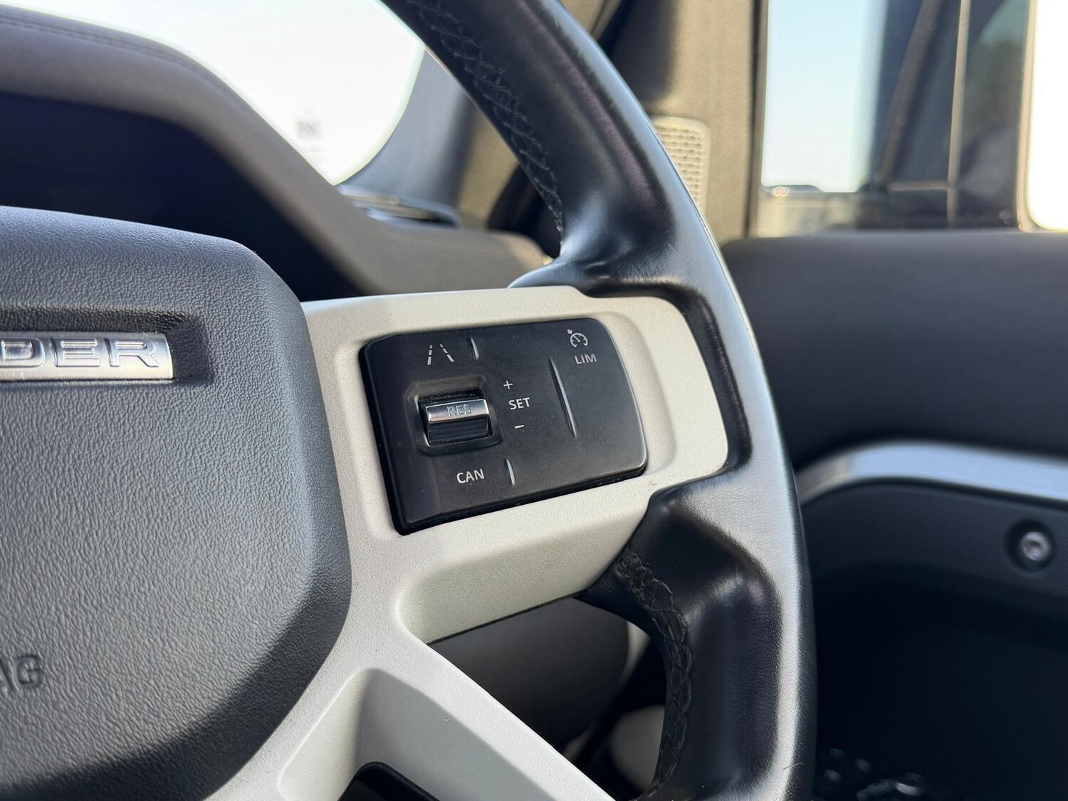 Used Land Rover Defender 90 for sale - 77670687: Photo 44