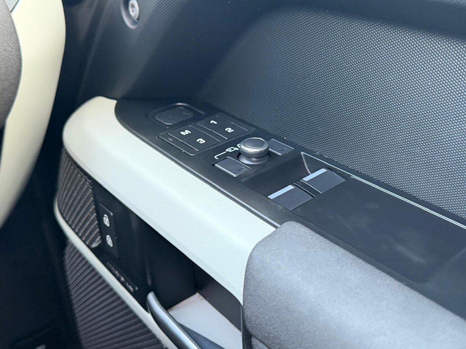 Used Land Rover Defender 90 for sale - 77670687: Photo 46