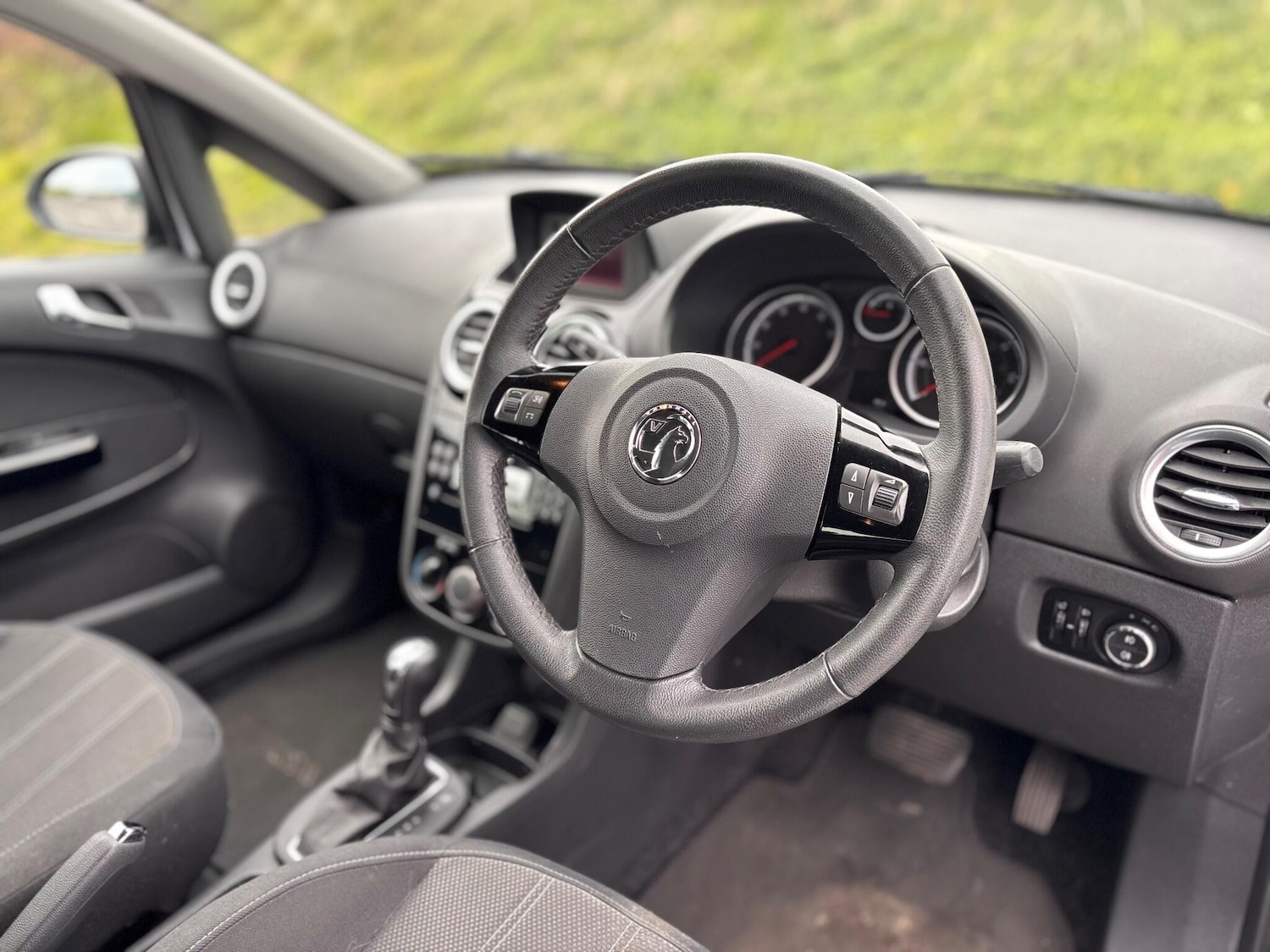 Used Vauxhall Corsa 2014 for sale - 76380663: Photo 31