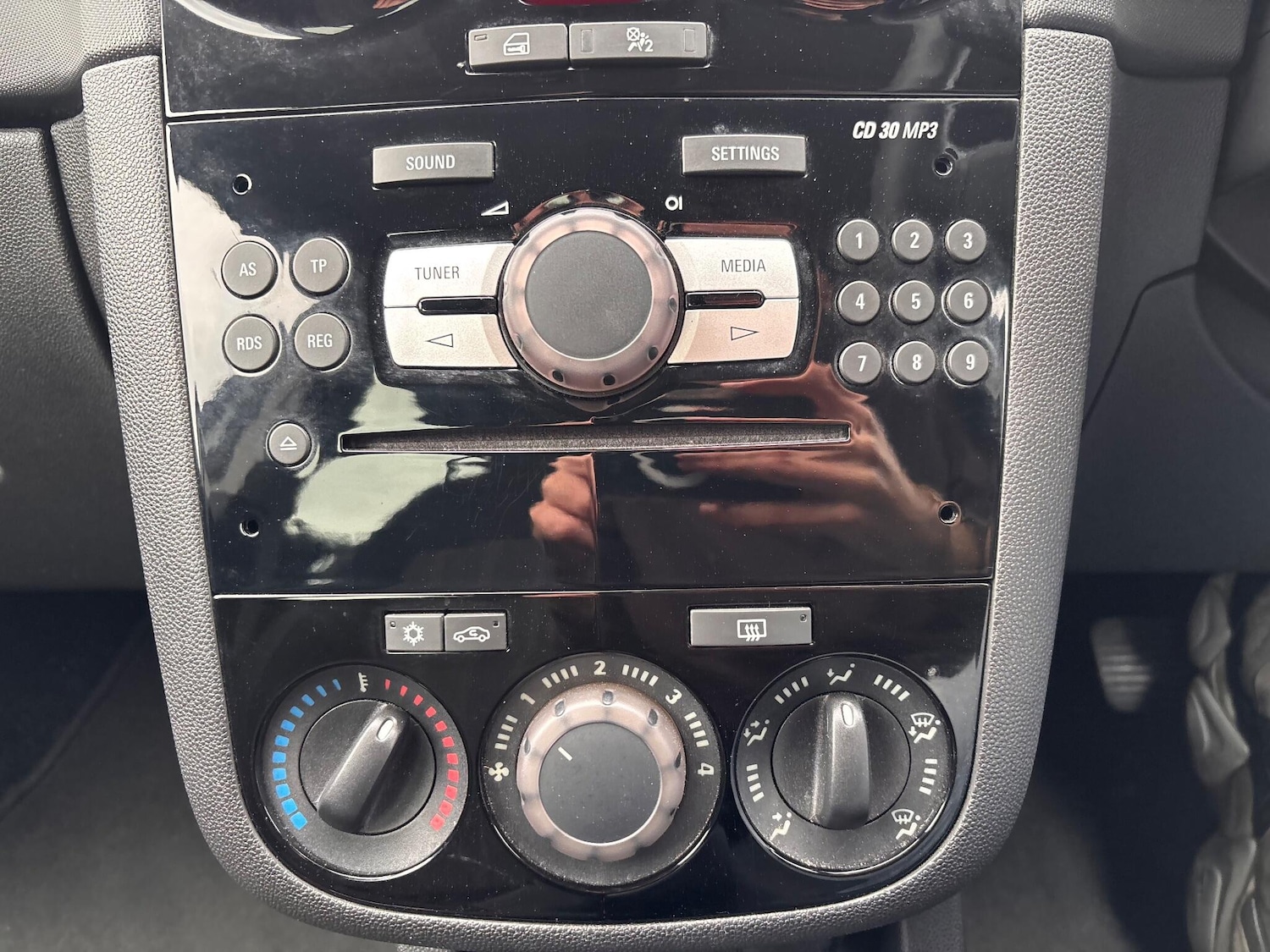 Used Vauxhall Corsa 2014 for sale - 76380663: Photo 33