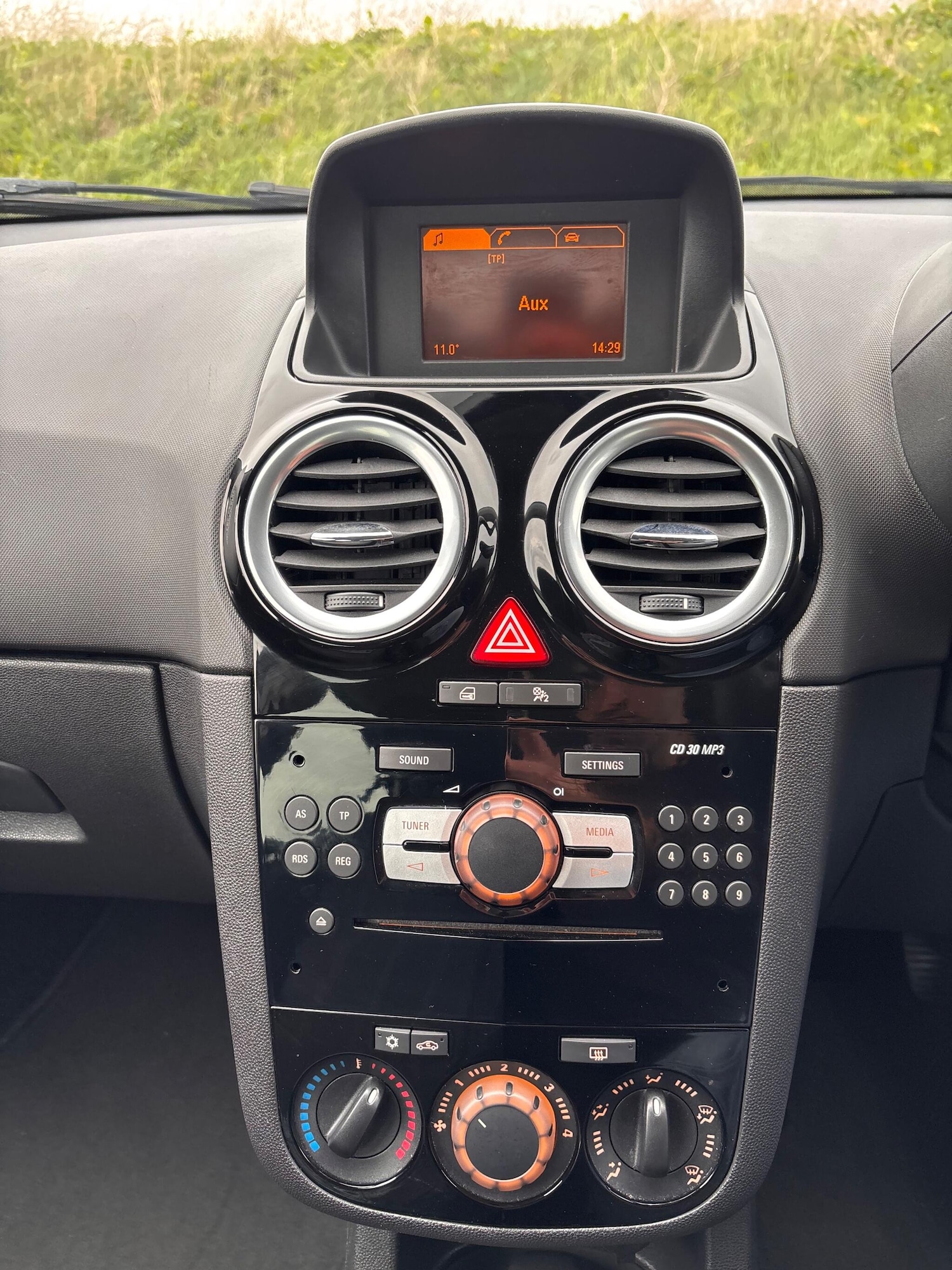 Used Vauxhall Corsa 2014 for sale - 76380663: Photo 44