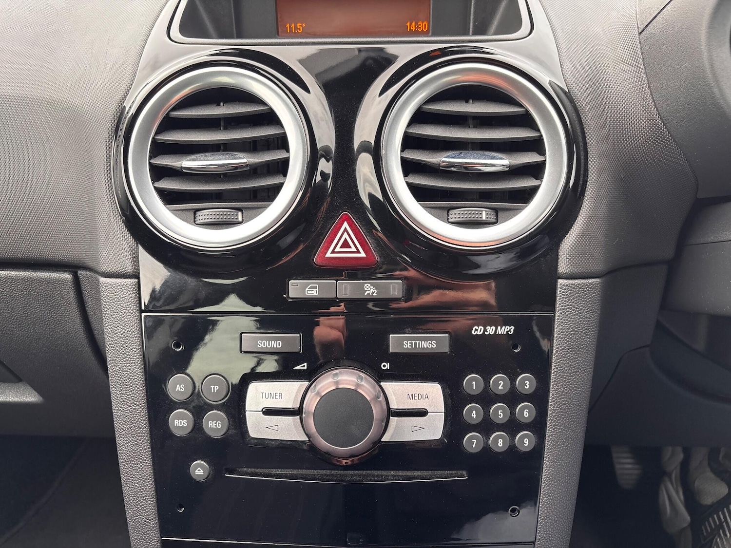 Used Vauxhall Corsa 2014 for sale - 76380663: Photo 56