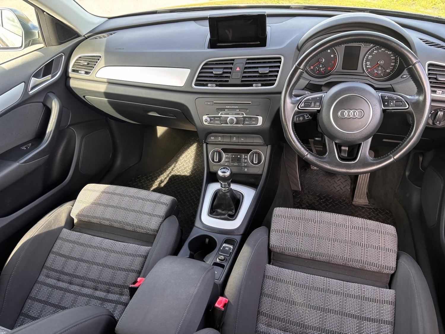 Used Audi Q3 2015 for sale - 76201155: Photo 27