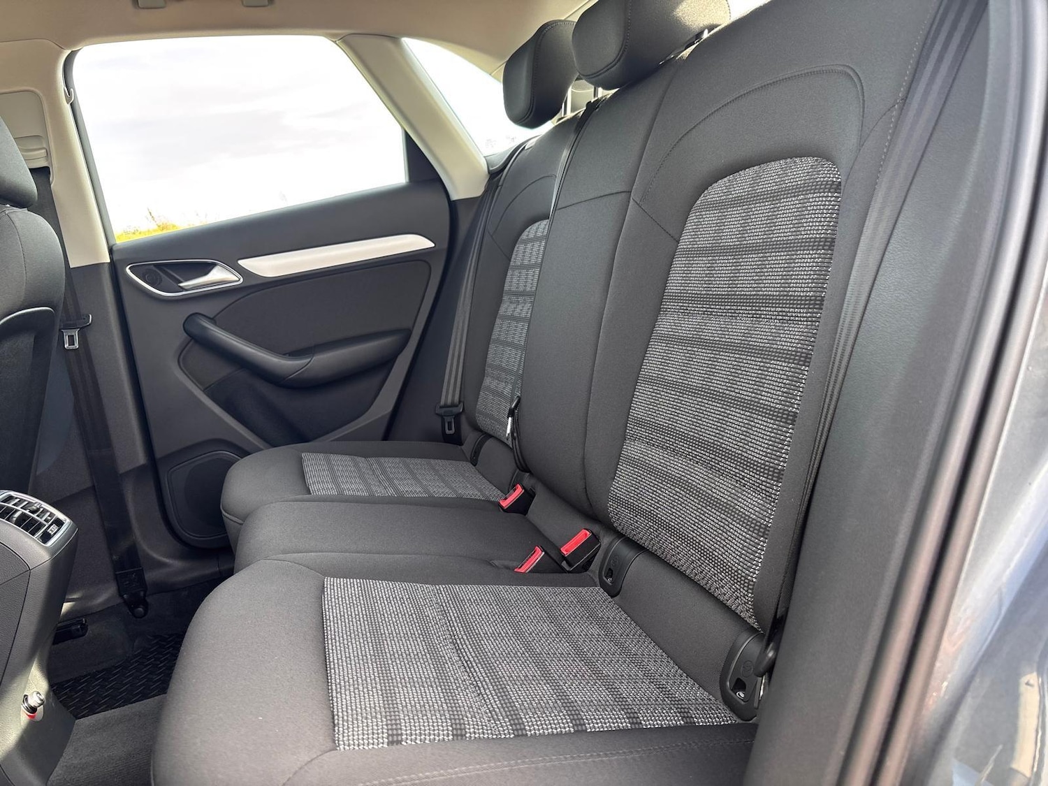 Used Audi Q3 2015 for sale - 76201155: Photo 30