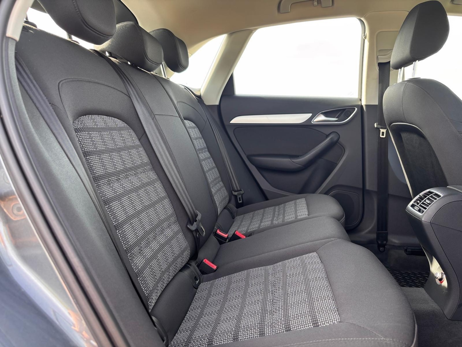 Used Audi Q3 2015 for sale - 76201155: Photo 35