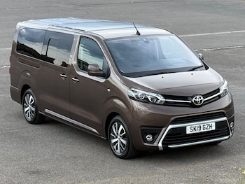 Used Toyota PROACE CITY Verso 2019 for sale - 78586624: Photo
