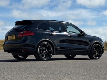 Used Porsche Cayenne 2011 for sale - 79657892: Photo