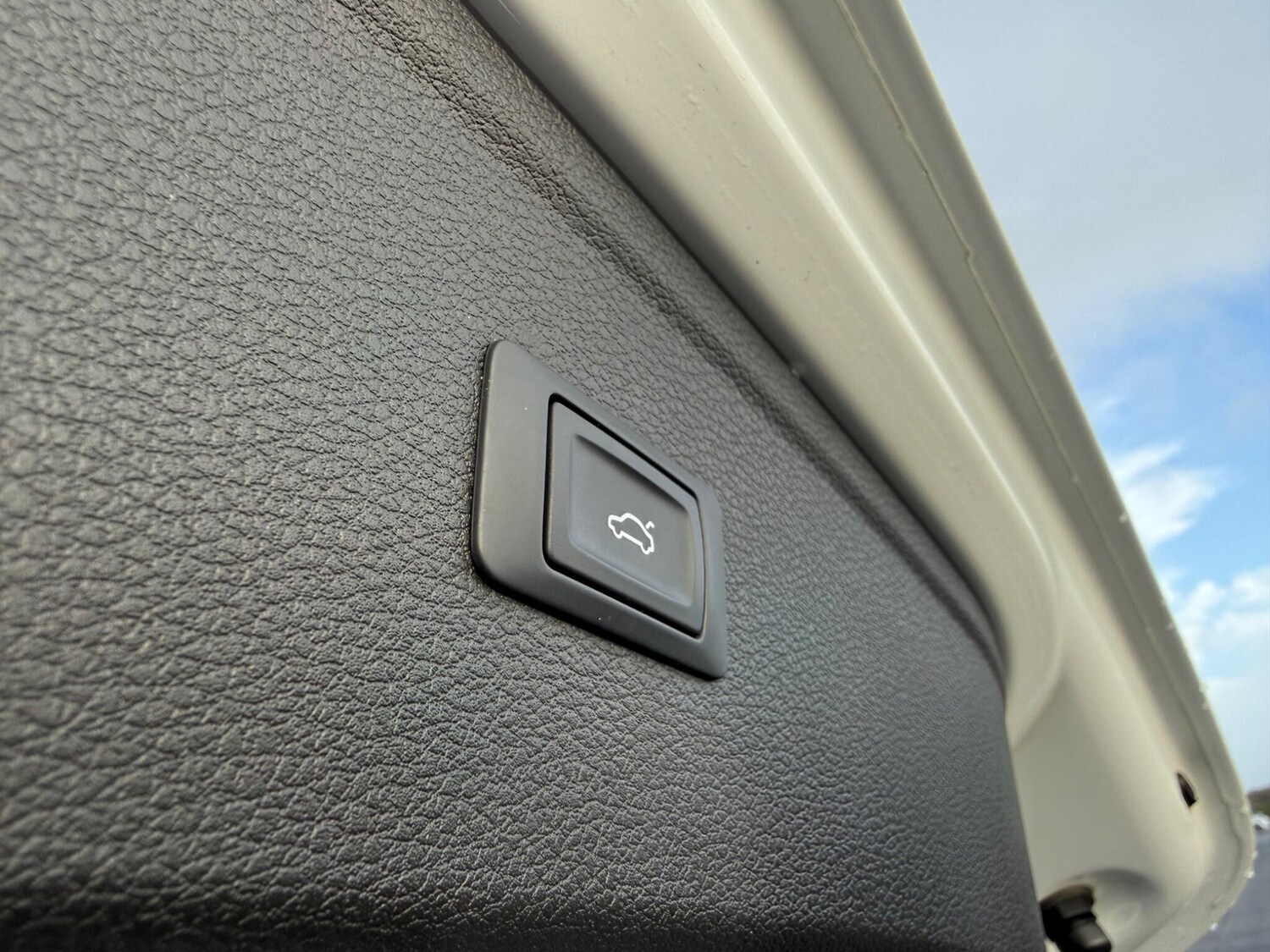 Used Audi Q5 2018 for sale - 77468668: Photo 46