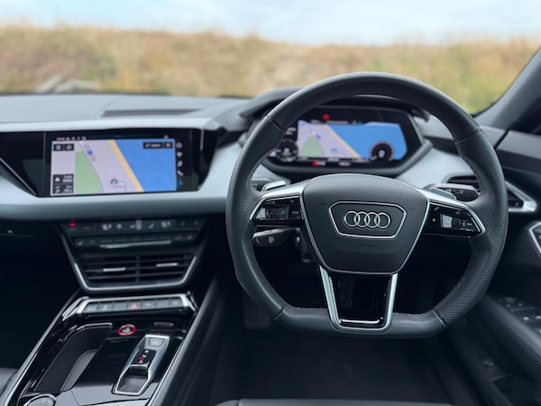 Used Audi e-tron GT 2022 for sale - 75551911: Photo 14