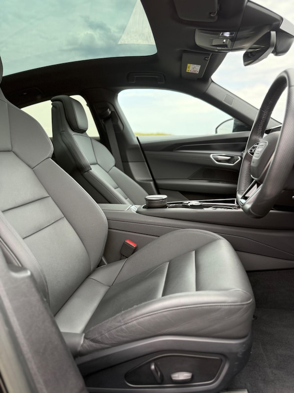 Used Audi e-tron GT 2022 for sale - 75551911: Photo 18