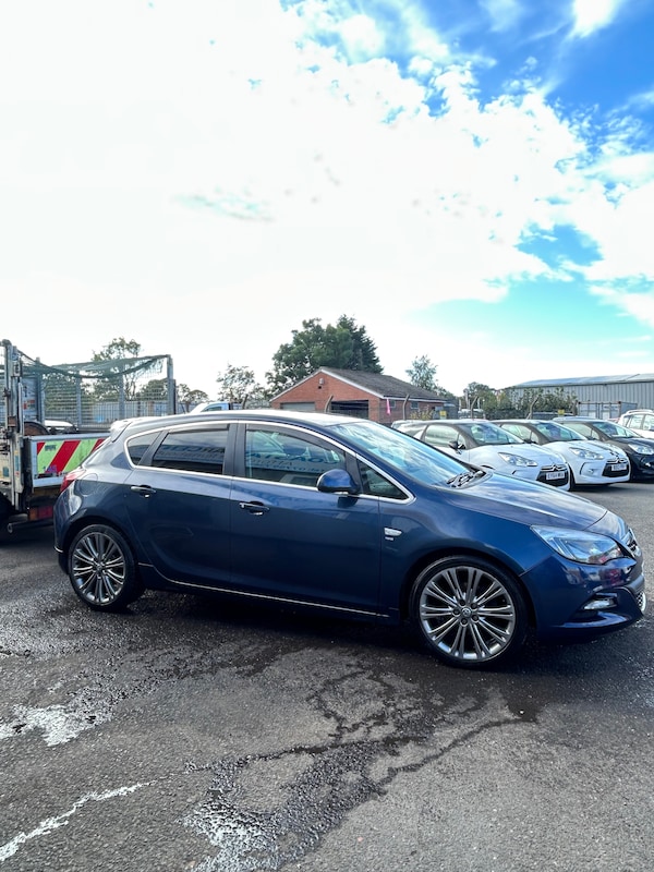 Used Vauxhall Astra 2012 for sale - 76205780: Photo 5
