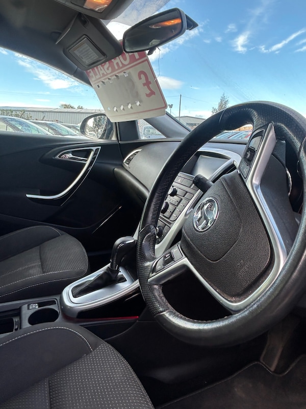 Used Vauxhall Astra 2012 for sale - 76205780: Photo 8