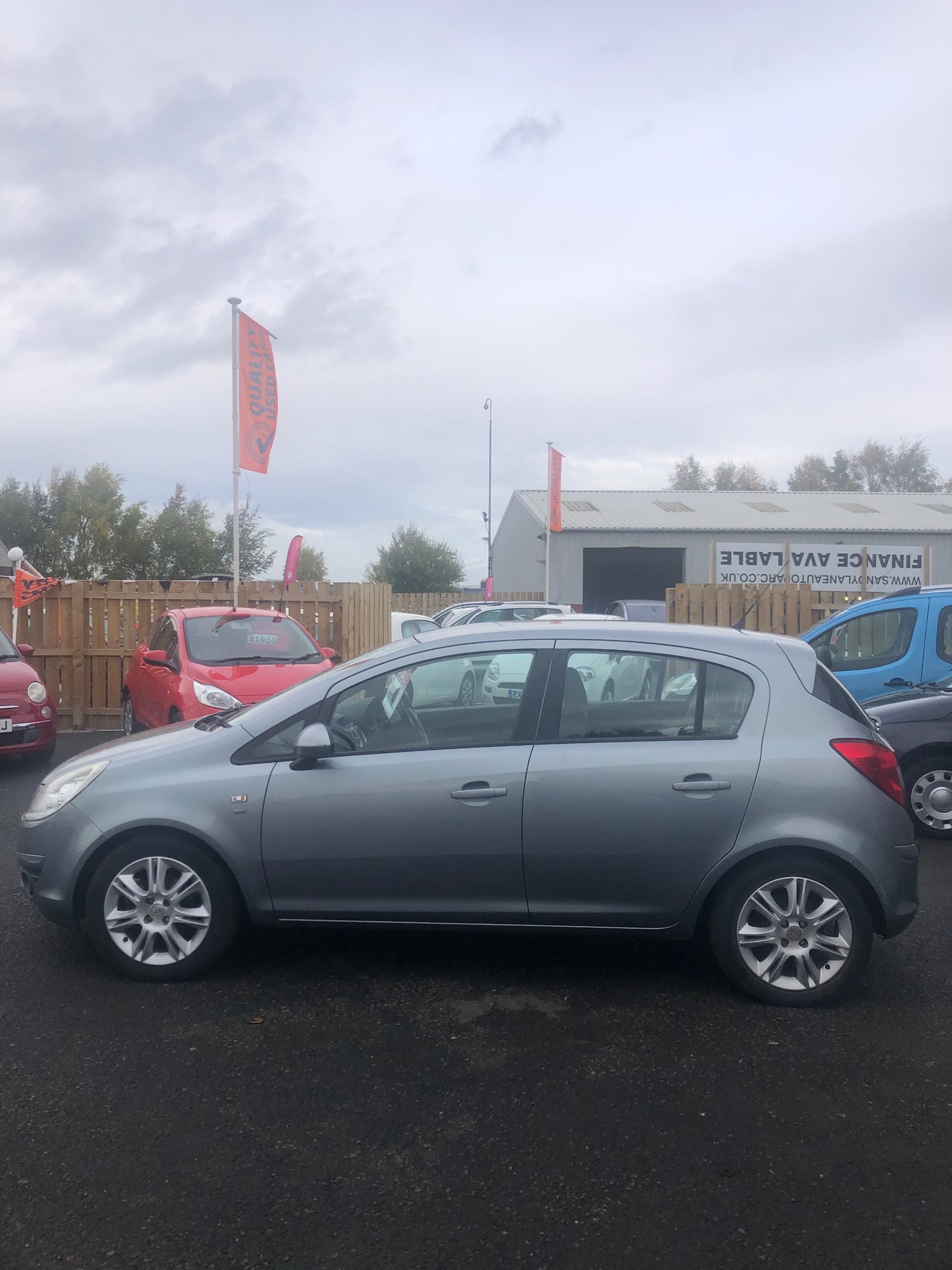 Used Vauxhall Corsa 2010 for sale - 76330999: Photo 3