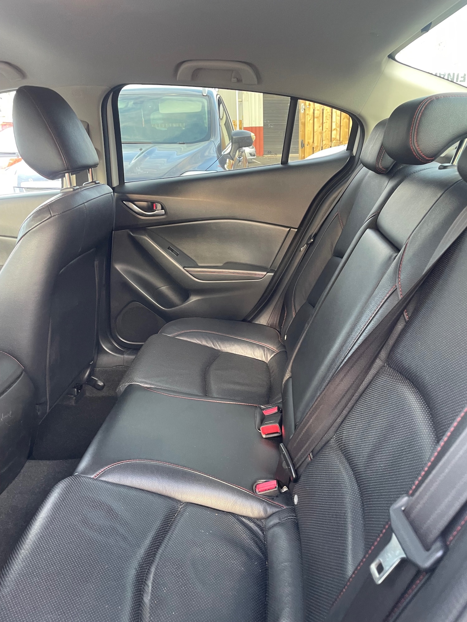 Used Mazda Mazda3 2014 for sale - 76532103: Photo 9