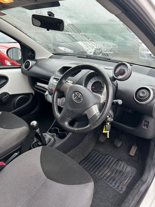 Used Toyota AYGO 2012 for sale - 76275189: Photo 10
