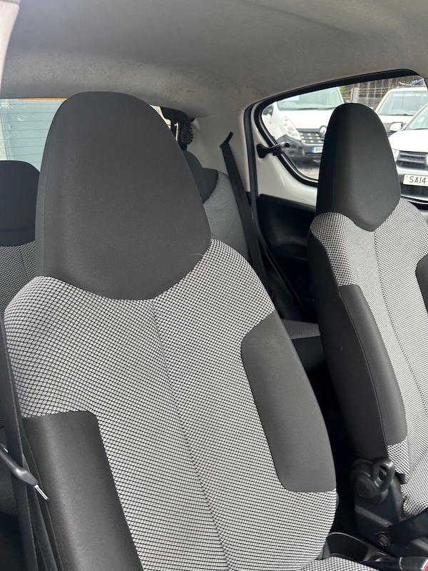 Used Toyota AYGO 2012 for sale - 76275189: Photo 11