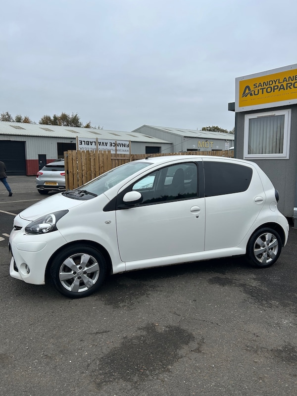 Used Toyota AYGO 2012 for sale - 76275189: Photo 4