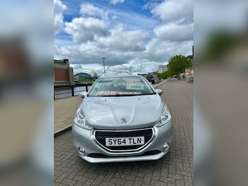 Used Peugeot 208 2014 for sale - 78814378: Photo