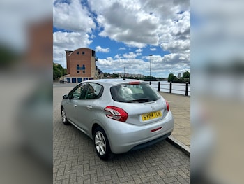 Used Peugeot 208 2014 for sale - 78814378: Photo