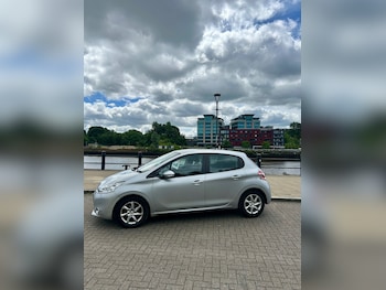 Used Peugeot 208 2014 for sale - 78814378: Photo