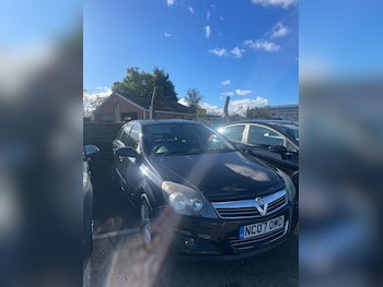 Vauxhall - Astra