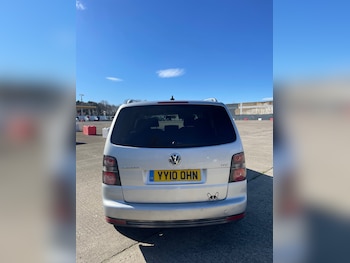 Used Volkswagen Touran 2010 for sale - 77916075: Photo