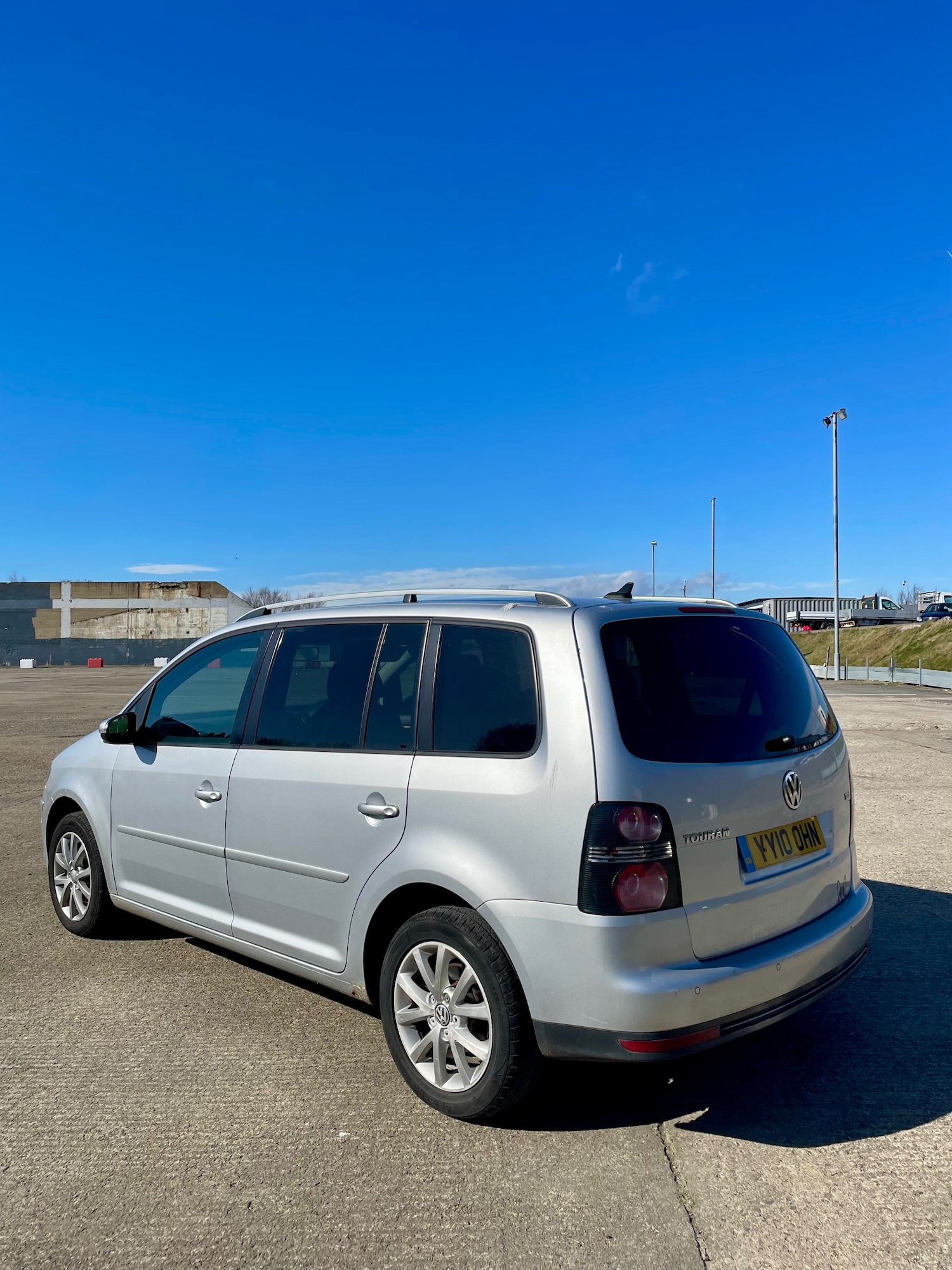 Used Volkswagen Touran 2010 for sale - 77916075: Photo 4