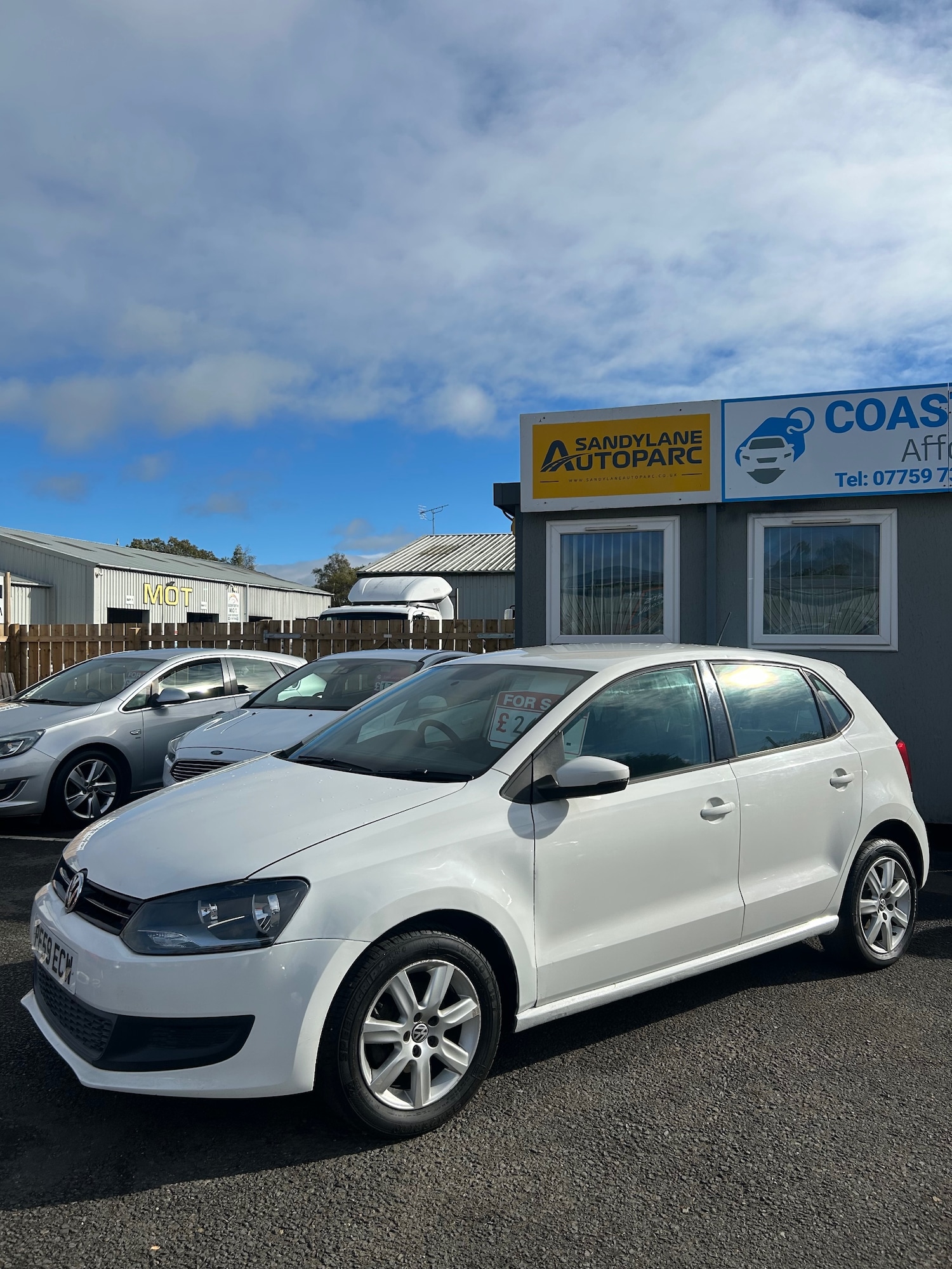 Used Volkswagen Polo 2010 for sale - 76181457: Photo 2