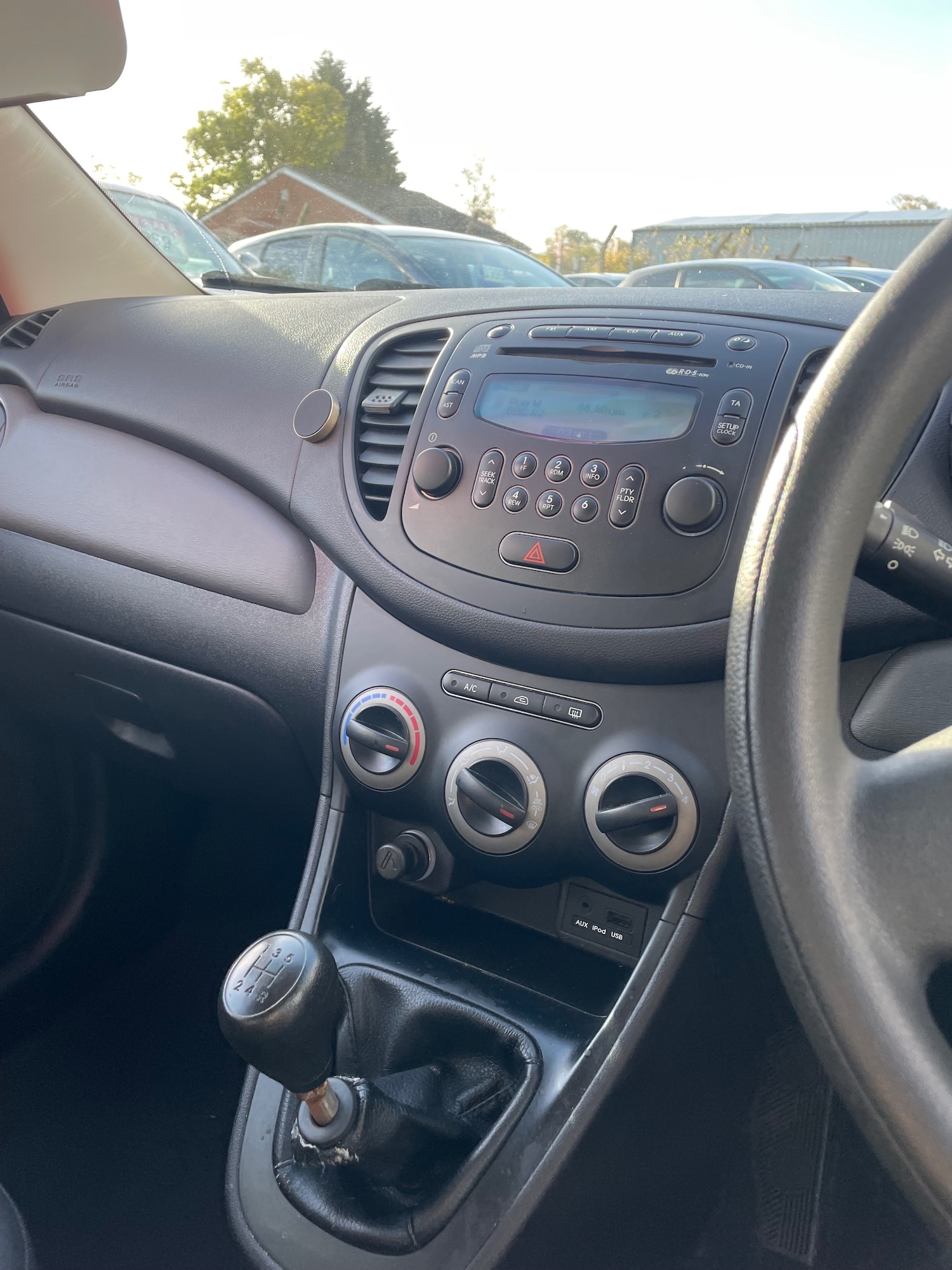 Used Hyundai i10 2012 for sale - 76437155: Photo 10