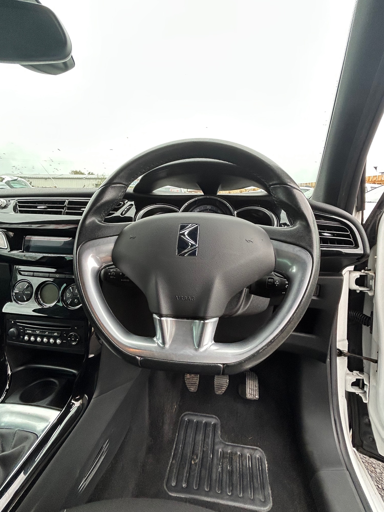Used Citroen DS3 2014 for sale - 76113688: Photo 5