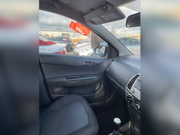 Used Hyundai i20 2014 for sale - 77844658: Photo