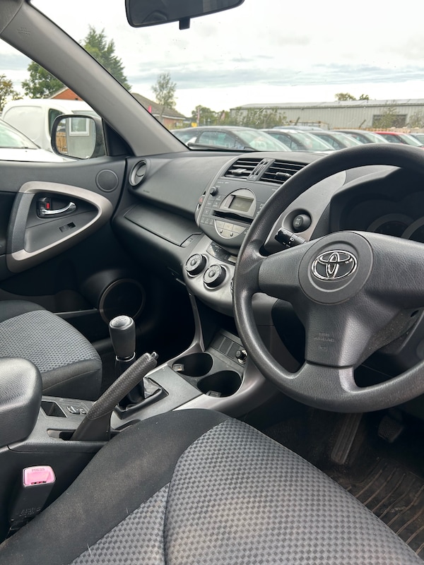 Used Toyota RAV4 2007 for sale - 76192561: Photo 2