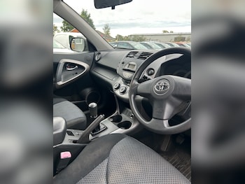Used Toyota RAV4 2007 for sale - 76192561: Photo 2