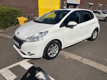 Used Peugeot 208 2013 for sale - 79614600: Photo