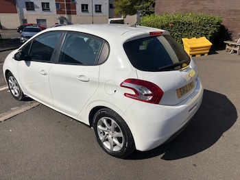 Used Peugeot 208 2013 for sale - 79614600: Photo