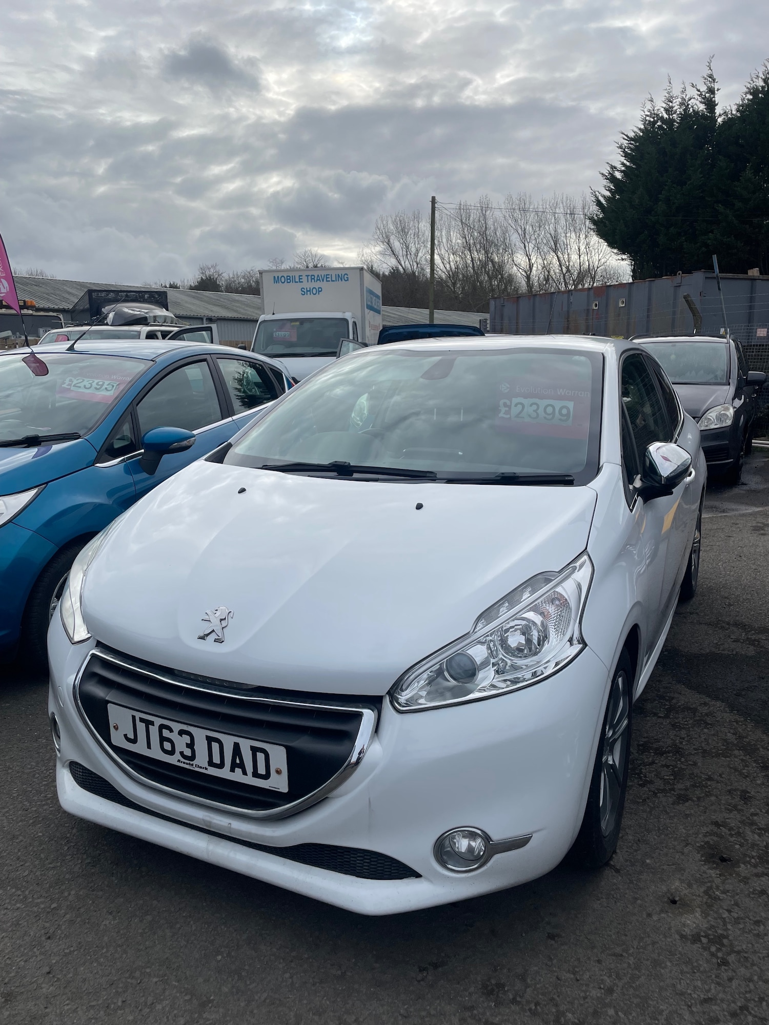 Used Peugeot 208 2014 for sale - 77687560: Photo 2