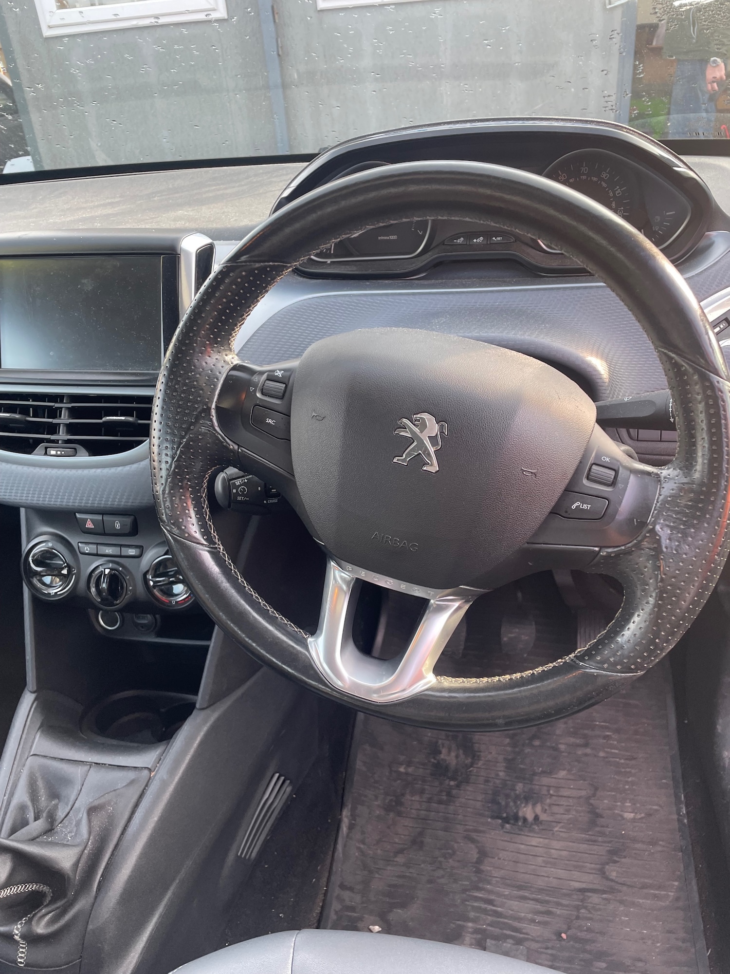 Used Peugeot 208 2015 for sale - 76490469: Photo 12
