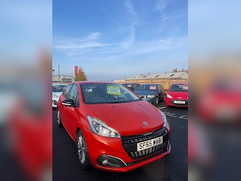 Used Peugeot 208 2015 for sale - 76490469: Photo