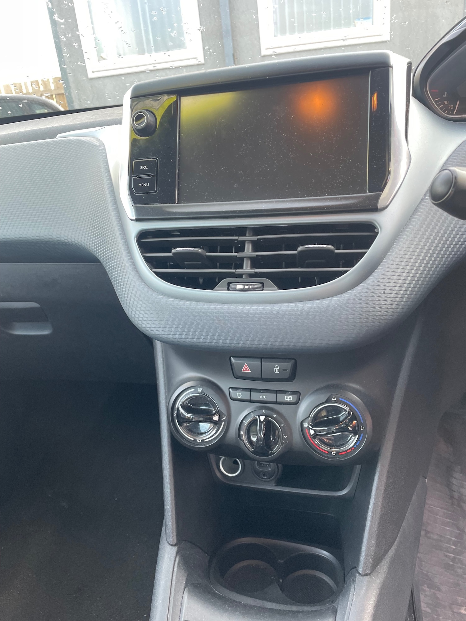 Used Peugeot 208 2015 for sale - 76490469: Photo 9