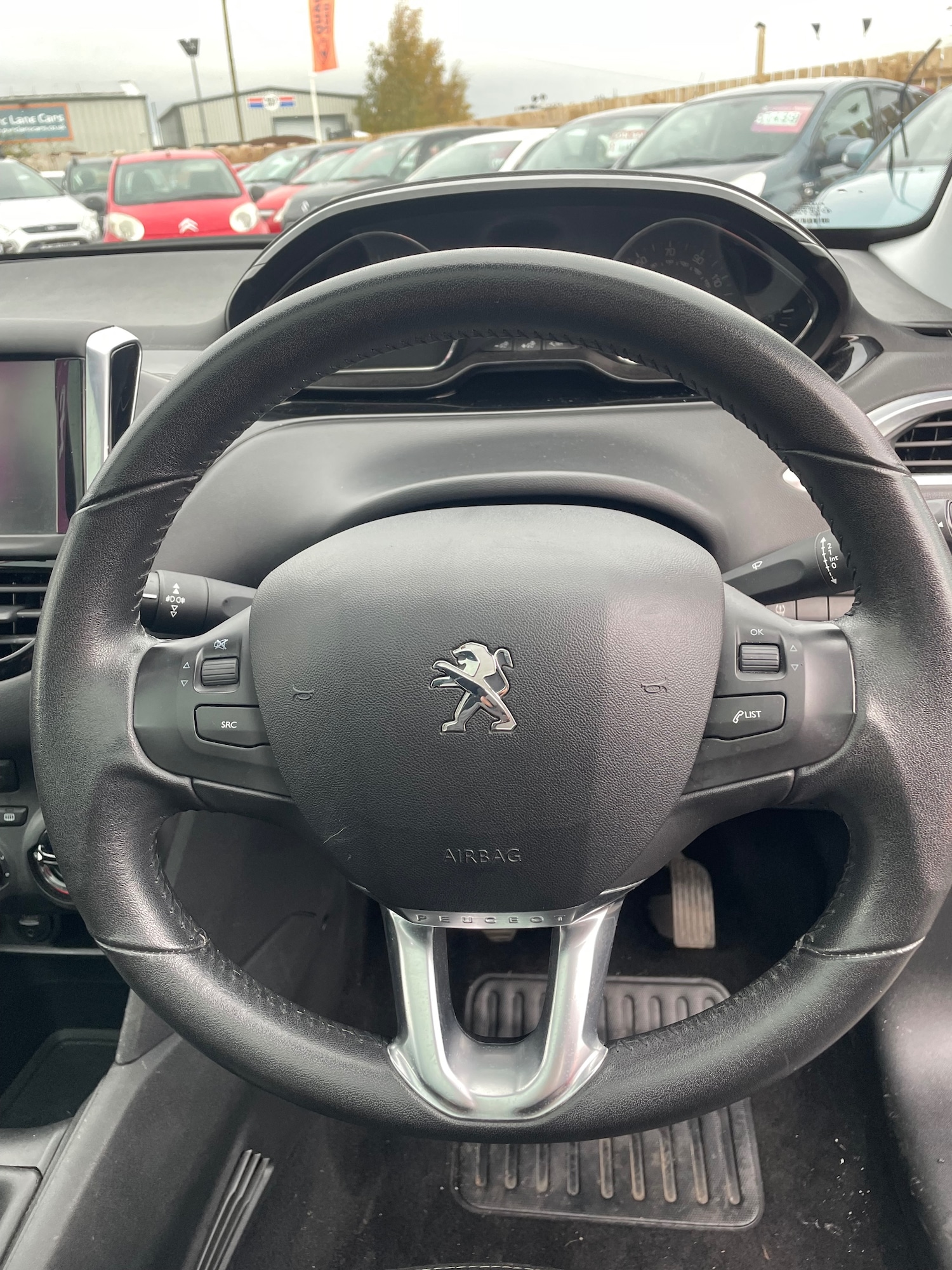 Used Peugeot 208 2015 for sale - 76449345: Photo 12