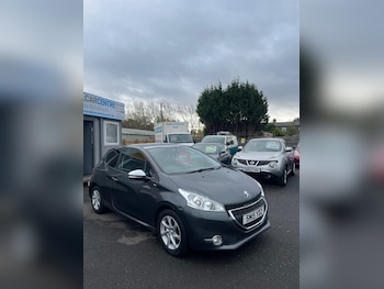 Used Peugeot 208 2015 for sale - 76449345: Photo