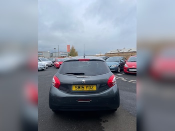 Used Peugeot 208 2015 for sale - 76449345: Photo