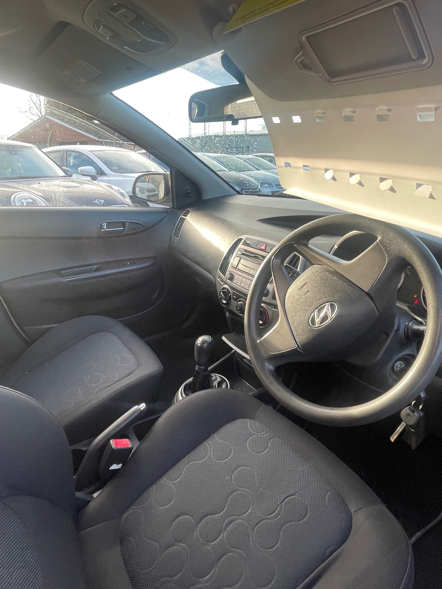 Used Hyundai i20 2013 for sale - 76611339: Photo 4
